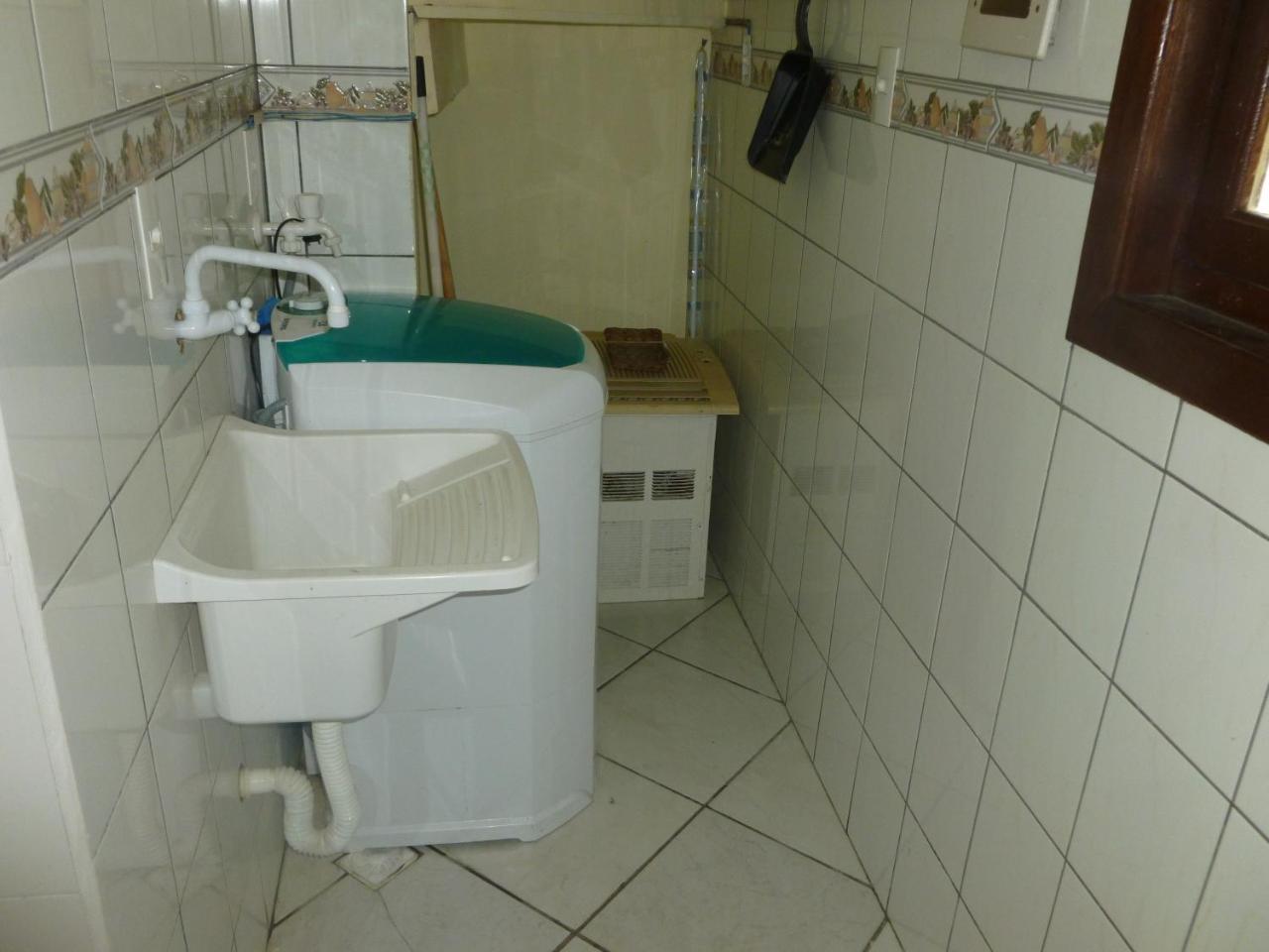 Apartamento 12 - Bombinhas - 200 Metros Da Praia Exterior photo